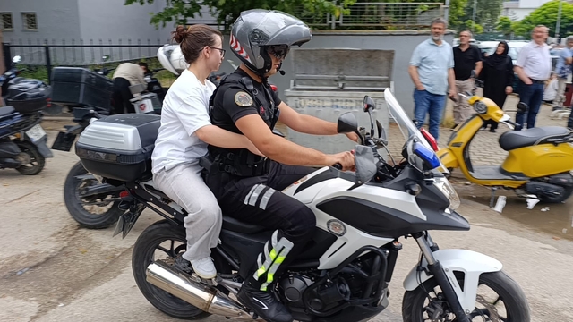 Yanlış sınav yerine giden adayı motosikletli trafik polisi yetiştirdi