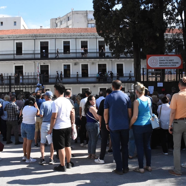 İzmir'de YKS heyecanı başladı