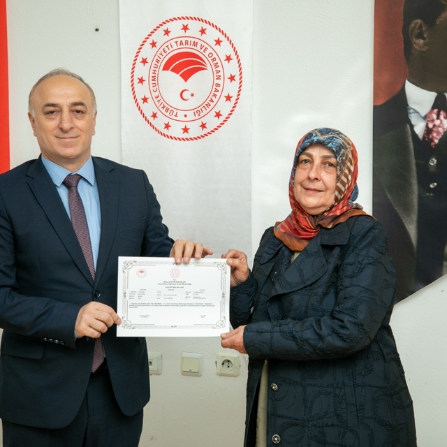 Safran yetiştiriciliği eğitimi alan üreticilere sertifika töreni düzenlendi