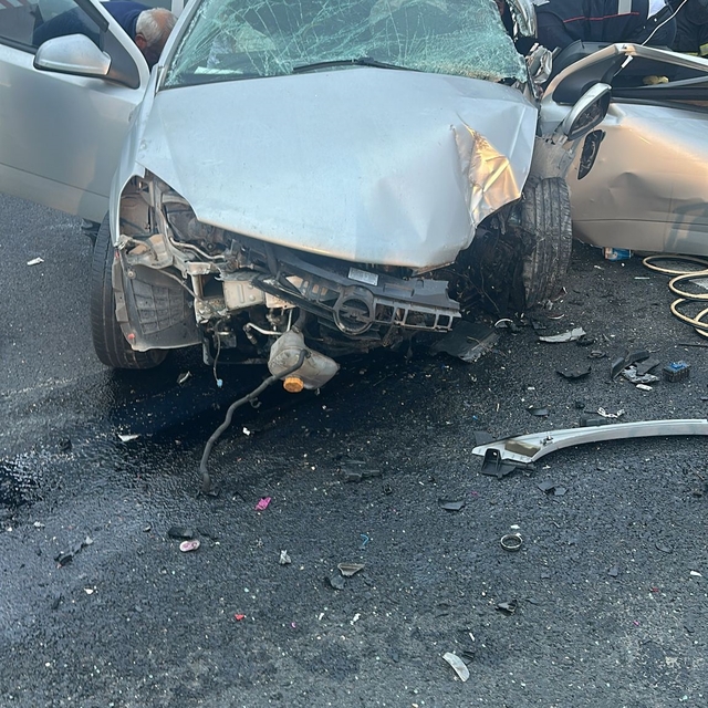 Nevşehir'de otomobil, aydınlatma direğine çarptı: 1 ölü, 3 yaralı