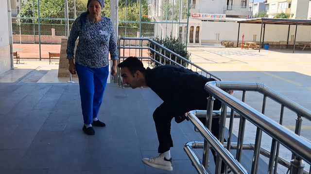 Görevlilerin 'Koş, çabuk kapı kapandı' uyarısıyla hızlanıp sınava yetişti