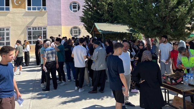Besni'de YKS heyecanı başladı