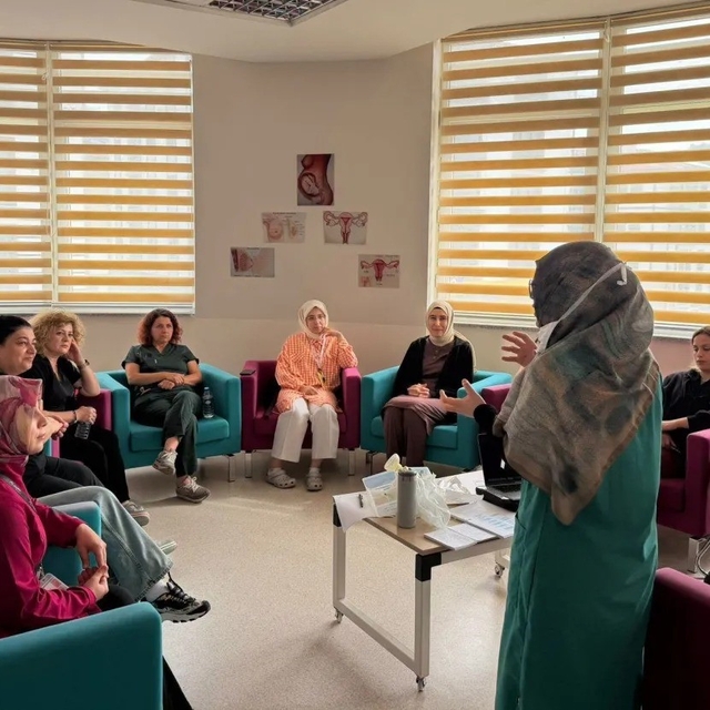 Sağlık personeline NRP eğitimi