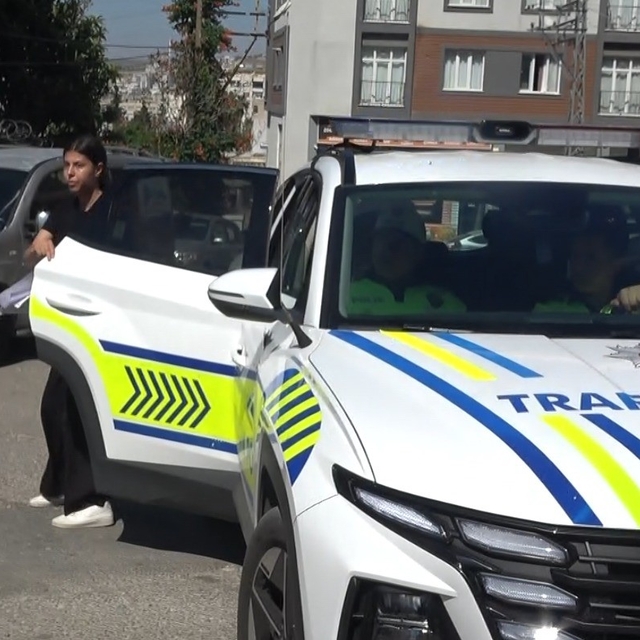 YKS'ye geç kalıyordu, trafik polisleri yetiştirdi