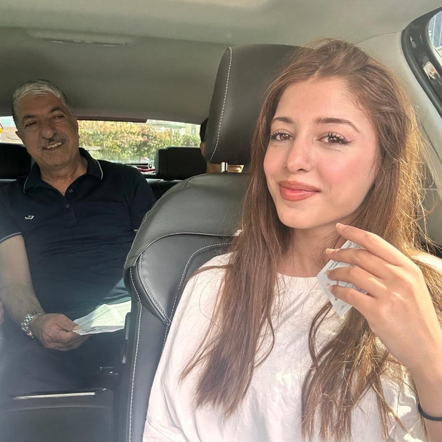 Sınava yetişmeye çalışan öğrenciler belediye başkanının makam aracıyla okul...