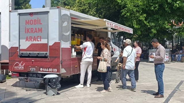 Efeler Belediyesi'nden öğrencilere serinleten destek