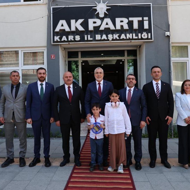 Bakan Işıkhan: Sağlıkta, sosyal güvenlikte, sosyal hizmetlerde dünyada örne...