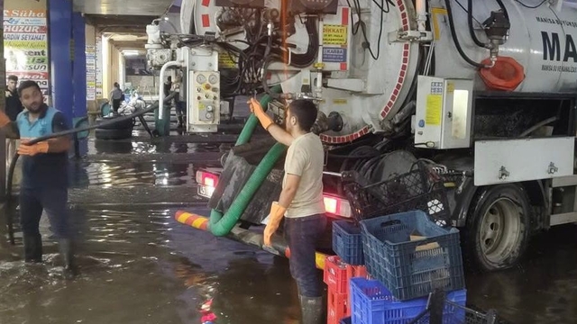 Manisa Büyükşehir Belediyesi'nden Salihli'deki sel mağdurlarına destek
