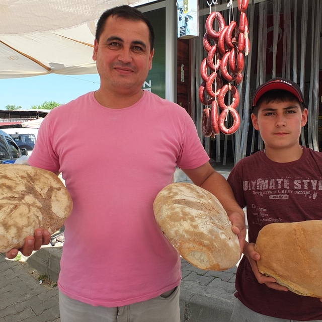 Burhaniye'de köy ekmeği sevildi