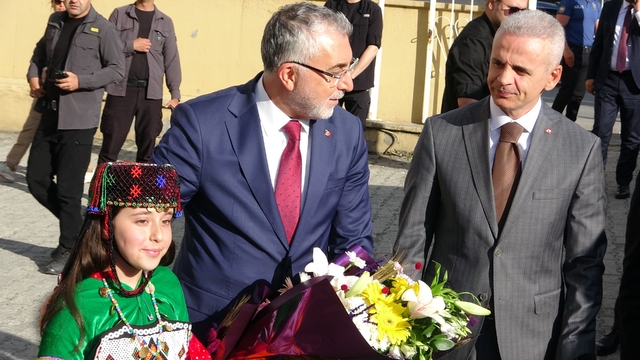 Çalışma Bakanı Işıkhan Ardahan'da