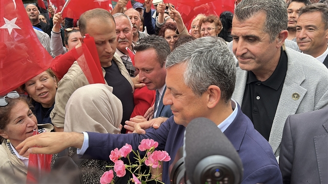(Düzeltme) CHP Grup Başkanı Özgür Özel Burdur'da