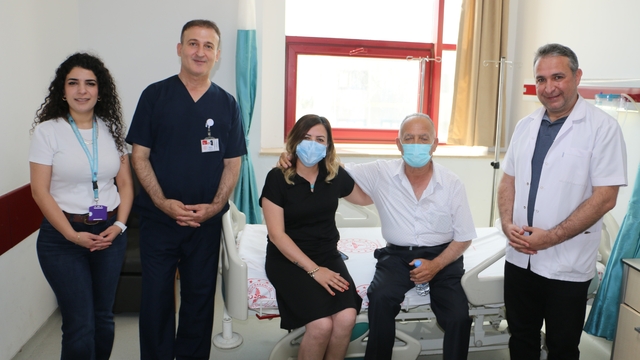 Babalar Günü'nde hayat veren hediye
Diyarbakır'da kızı, her iki böbreği iflas eden babasına organını bağışladı