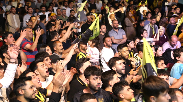 Bitlis 1916 Spor'un Nesine 3. Lig'e yükselmesi kutlandı