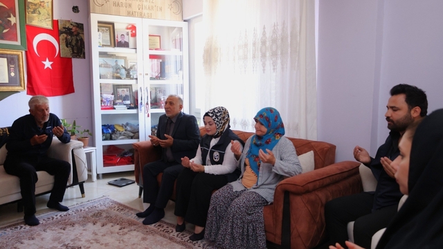 HBB'den şehit yakınlarına babalar günü ziyareti