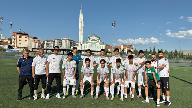 Diyarbakır DSi Spor U15 takımı Türkiye'nin en iyi 4 takımı arasında