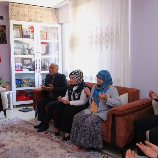 HBB'den şehit yakınlarına babalar günü ziyareti