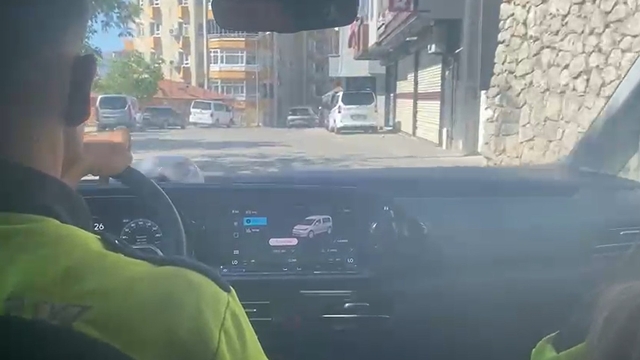 Şırnak'ta YKS'ye geç kalan 12 öğrenciyi polis yetiştirdi
