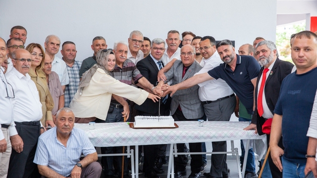 Şehit ve gazi babalarına anlamlı ziyaret