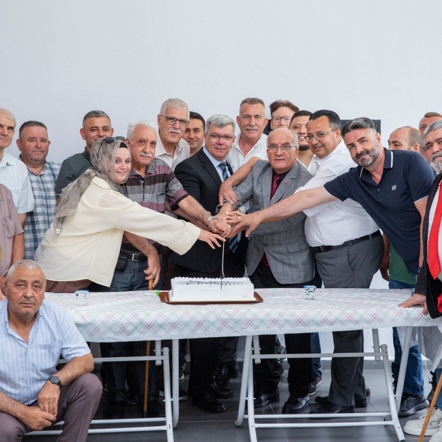 Şehit ve gazi babalarına anlamlı ziyaret