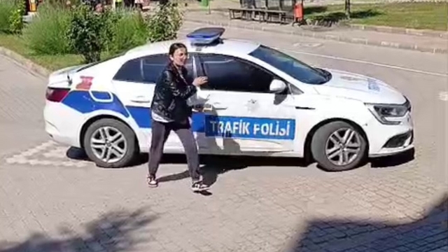 Kimliği geçersiz çıkan öğrenci AYT'ye 1 dakika kala yetişti