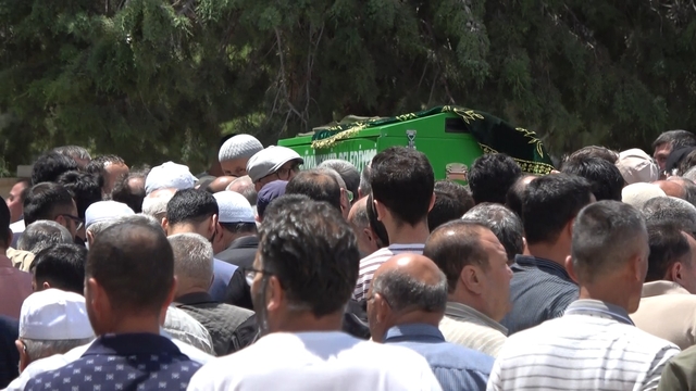 Tur midibüsünün devrildiği kazada ölenler, Konya'da toprağa veriliyor