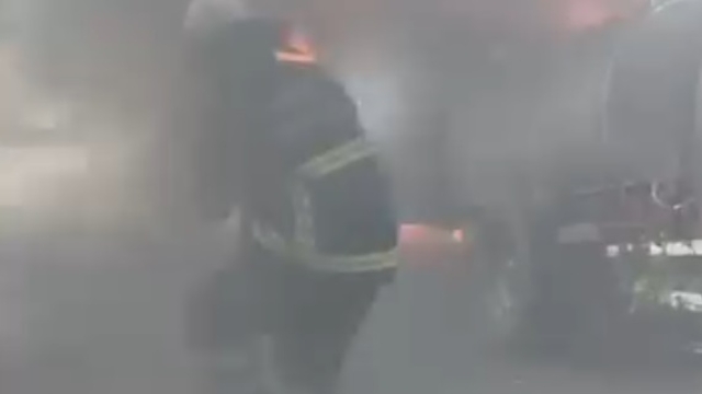 Yangın çıkan traktördeki patlama anı kamerada