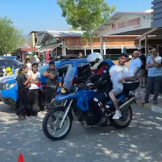 YKS'ye yetişemeyen öğrencinin imdadına jandarma yetişti
