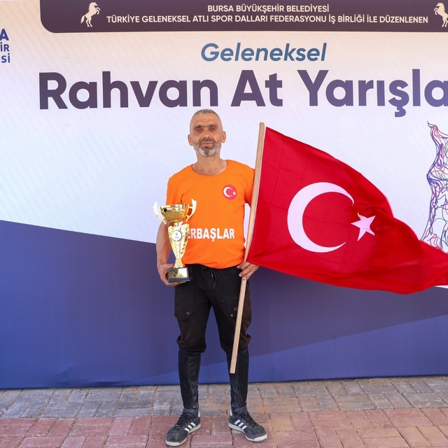 Bursa'da Rahvan At Yarışları nefes kesti
