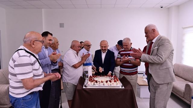 Babalar Günü'nde huzurevi sakinleri ve şehit babası unutulmadı