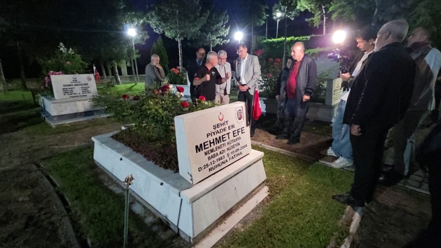 Babalar Günü'nde Kütahya Tayyare Şehitliği'nde duygu dolu buluşma