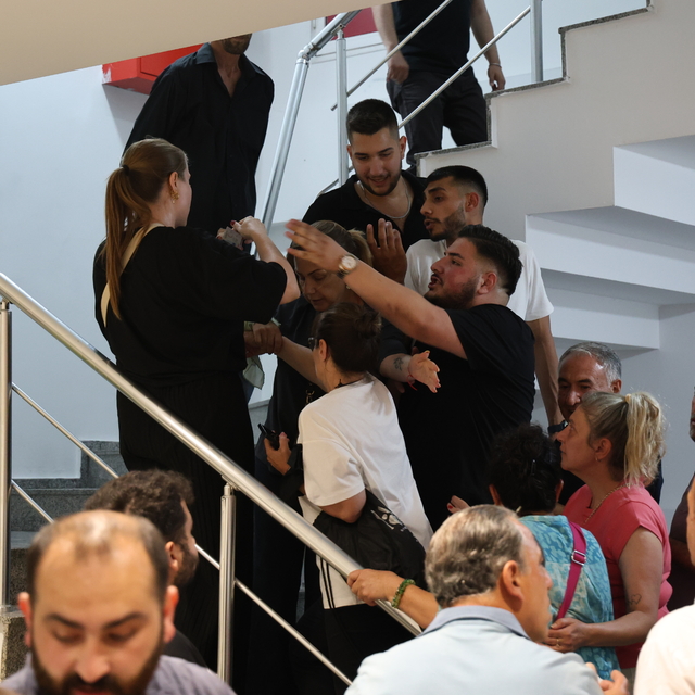 CHP İzmir İl Başkanlığı koltuğuna oturan Gümrükçü: Yakam paçam dağıldı, göğ...