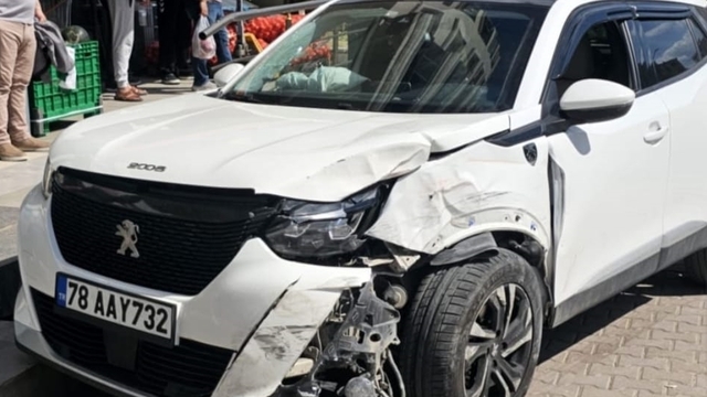 Karabük'te iki cipin çarpıştığı kazada 3 kişi yaralandı