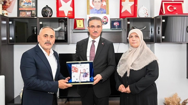 Vali Baruş'tan şehit ailelerine anlamlı ziyaret