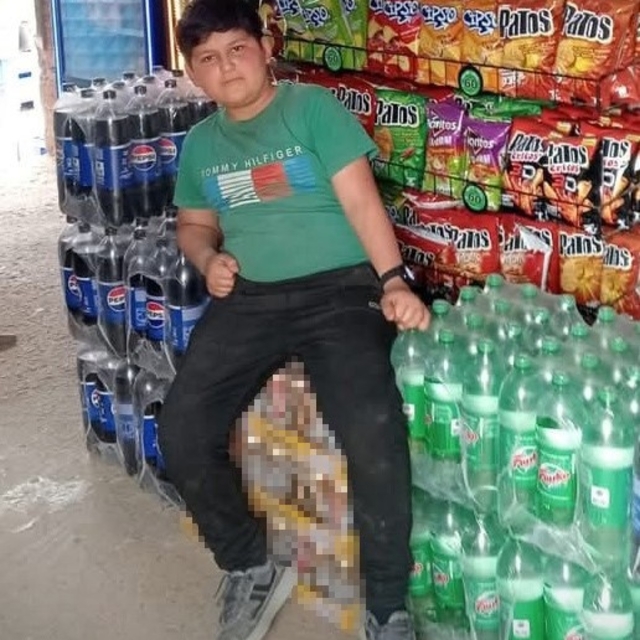 Cezaevindeki ağabeyi için istediği şarkı çalmayınca kalabalığa ateş açmış
1...