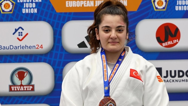 İzmirli judocu Almanya'da kürsüde
