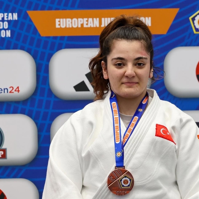 İzmirli judocu Almanya'da kürsüde