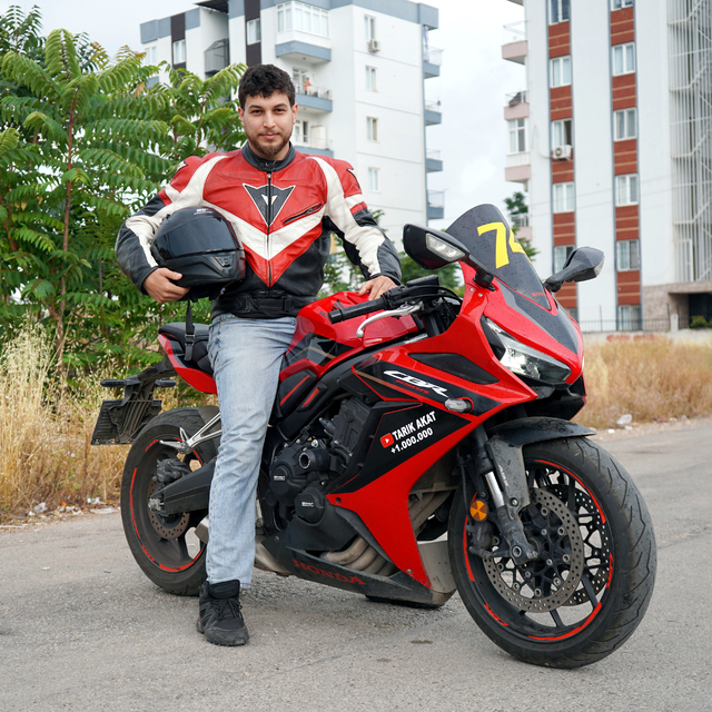 Doktorların 'yürüyemeyebilirsin' dediği Tarık, ölümden döndüğü motosiklete...