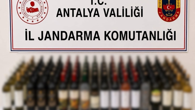 Alanya'da 108 litre kaçak alkol ele geçirildi