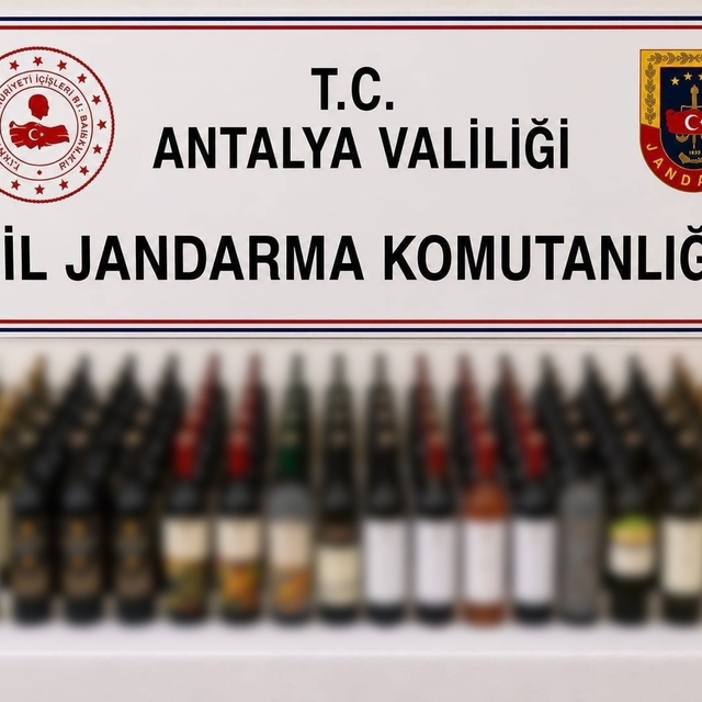 Alanya'da 108 litre kaçak alkol ele geçirildi