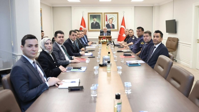 Düzce güvenlik ve asayiş toplantısı yapıldı
Aranan 51 kişi yakalandı