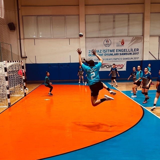 BUÜ Kadın hentbol takımı Türkiye şampiyonu oldu