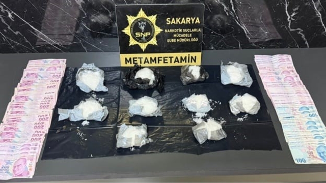 İstanbul'dan yola çıktı, gişelerde yakayı ele verdi: 1 kilo metamfetamin ele geçirildi