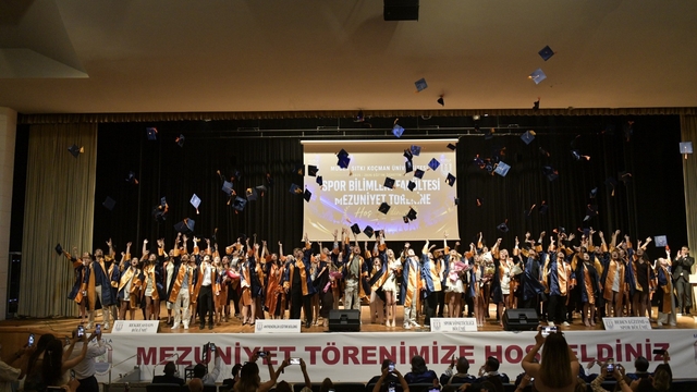 MSKÜ Spor Bilimleri Fakültesi mezunlarını uğurladı