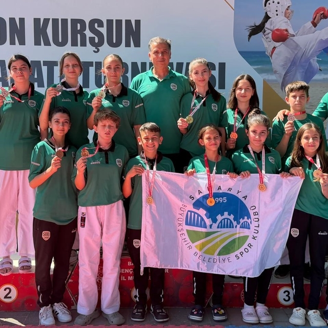 Sakarya Büyükşehir Belediyesi sporcularından bir haftada 17 madalya