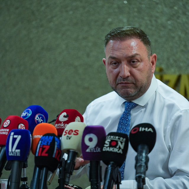 CHP İzmir İl Başkanlığına atanan Gümrükçü basın toplantısı düzenledi:
