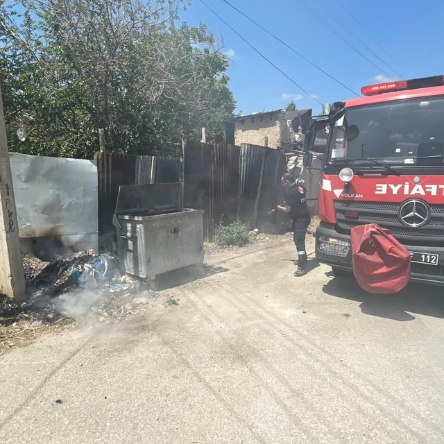 Çöp konteynerinde çıkan yangın korkuttu