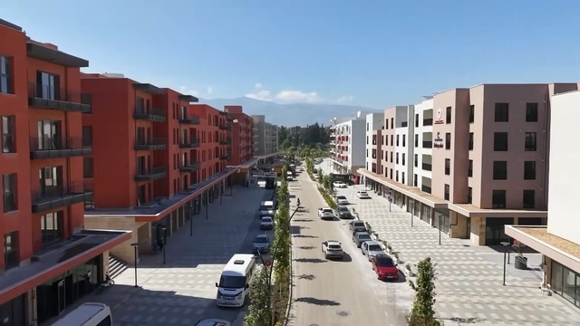 Depremin ardından yeniden inşa edilen Antakya'nın kalbinde ticaret yeniden başladı