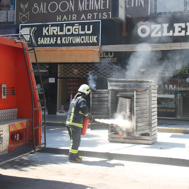 Antalya'da elektrik trafosunda çıkan yangın söndürüldü