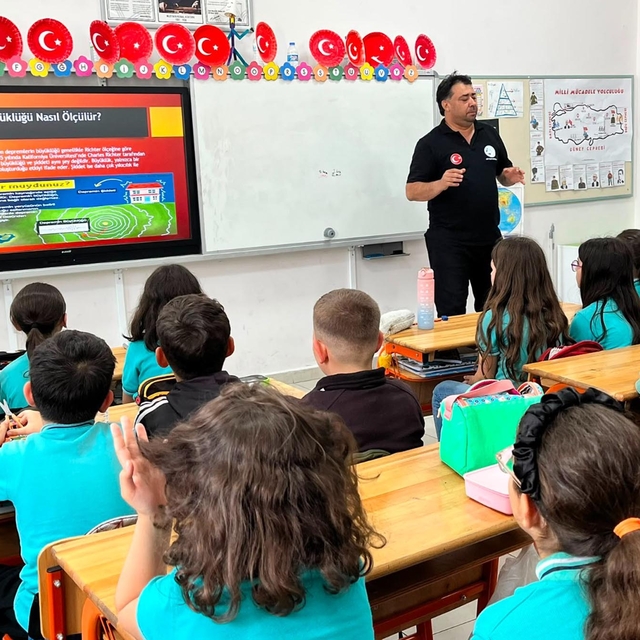 Sorgun'da öğrencilere deprem farkındalık eğitimi verildi