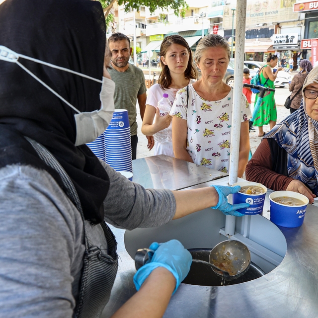 Antalya'da 19 ilçede aşure dağıtımı gerçekleştirilecek